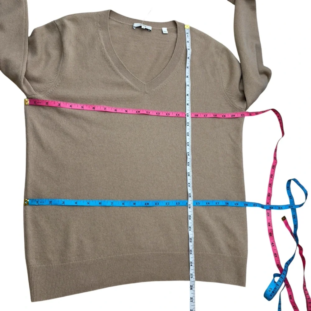 Vince Weekend V-Neck Cashmere Pullover Camel Size Medium 100% Cashmere